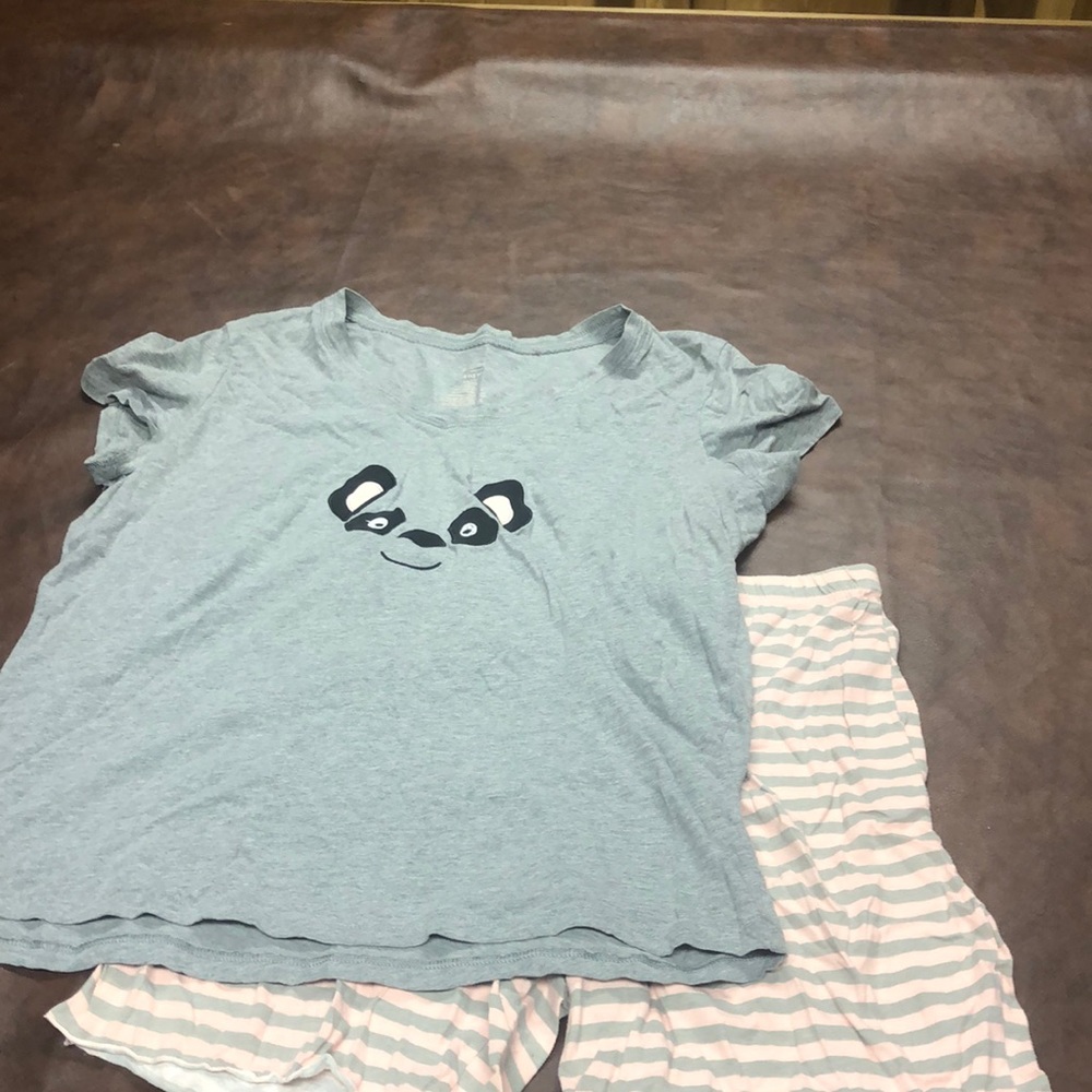 Gray panda/ raccoon pajama set gray and pink striped shorts size large